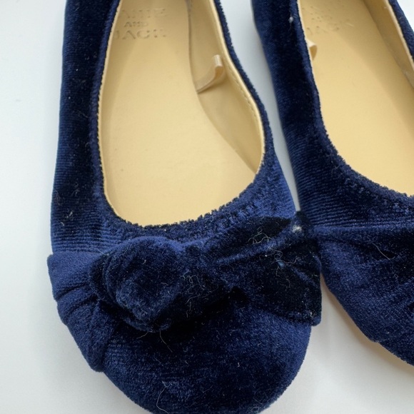 Janie and Jack Toddler Girls Size 7 Elegant Blue Velvet Formal Flats - Picture 2 of 9